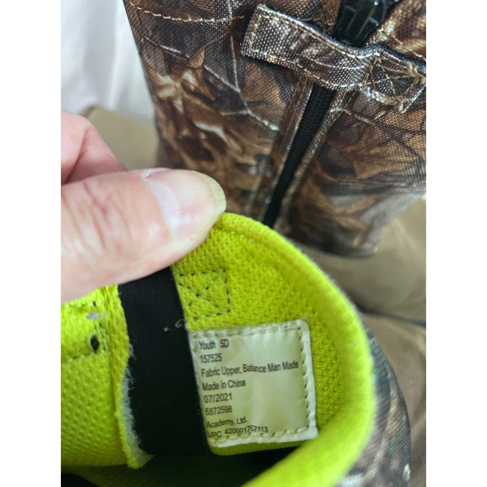 Magellan Outdoors Camo Boots Youth 5D Brown Realtree Edge Neon Kids